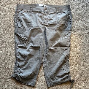 Sonoma Women's Gray Capris